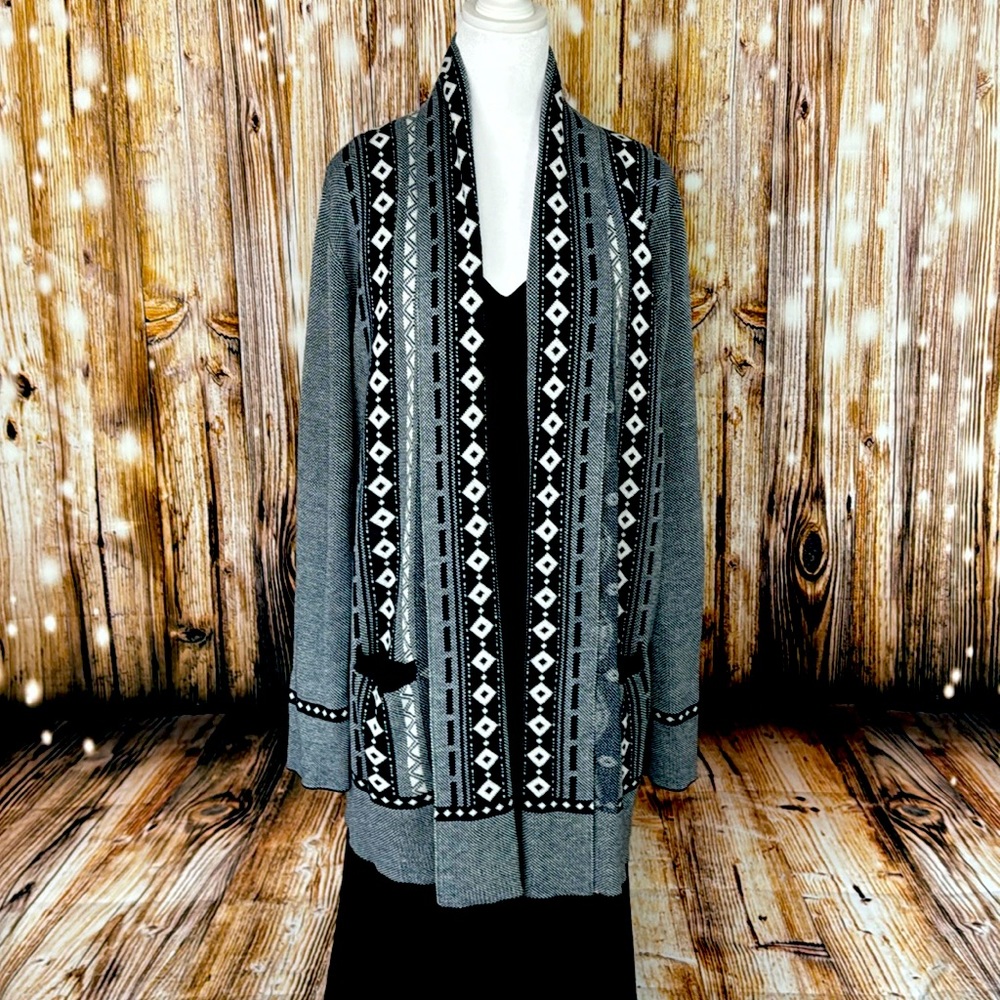 Dark navy blue cardigan, sweater with pockets!